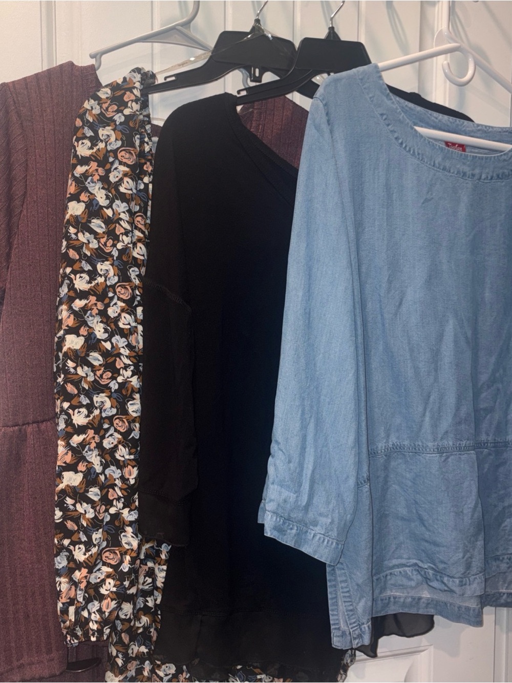 Woman’s 1X Bundle Of Four Various Brands And Style Shirts
